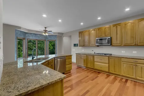 2 Echowood Drive Algonquin IL 60102