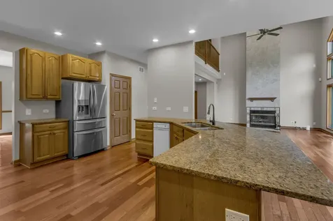 2 Echowood Drive Algonquin IL 60102