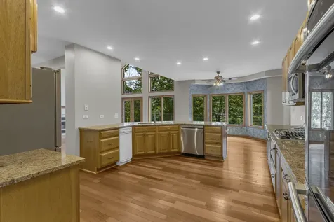 2 Echowood Drive Algonquin IL 60102