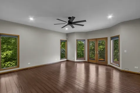 2 Echowood Drive Algonquin IL 60102