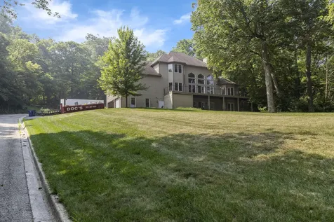 2 Echowood Drive Algonquin IL 60102