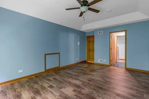 2 Echowood Drive Algonquin IL 60102