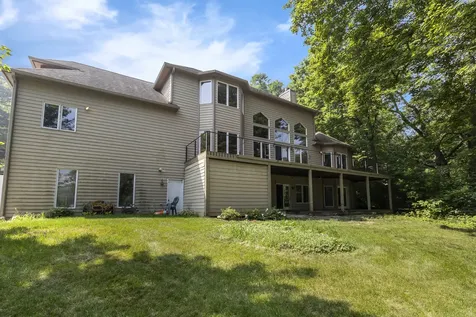 2 Echowood Drive Algonquin IL 60102