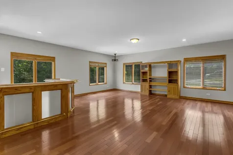 2 Echowood Drive Algonquin IL 60102
