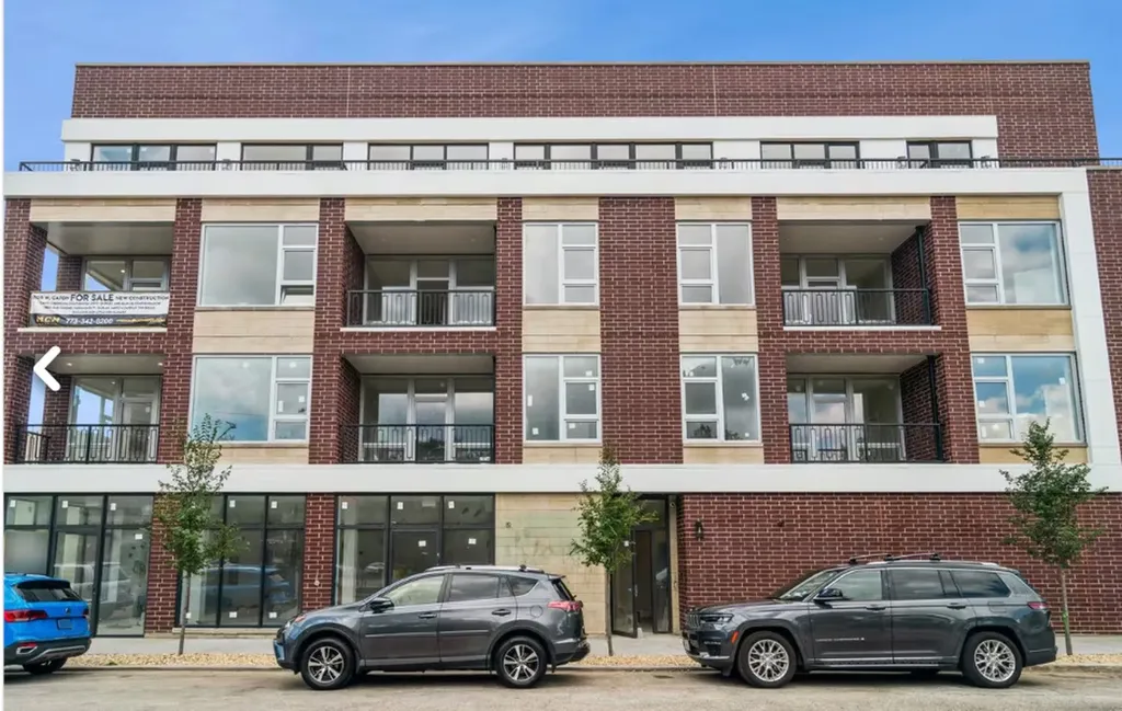 2105 West Caton Street Chicago IL 60647