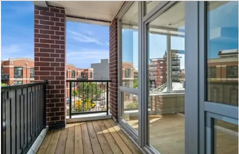 2105 West Caton Street Chicago IL 60647