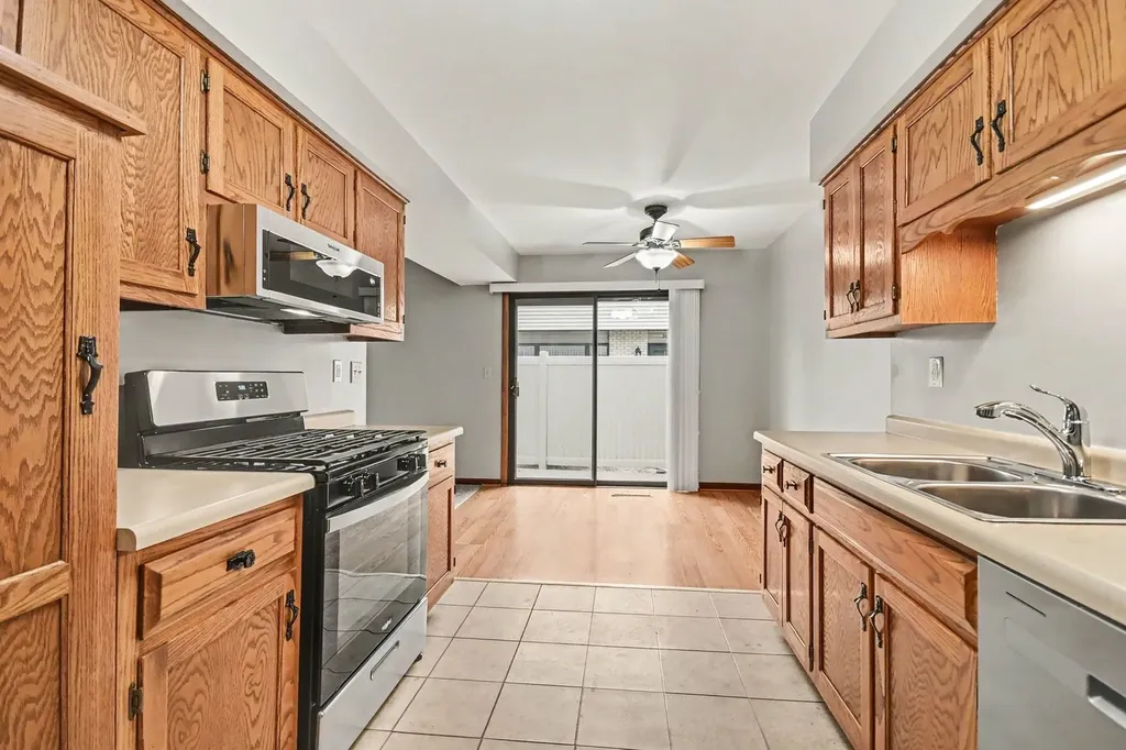 246 East Woodlawn Road New Lenox IL 60451