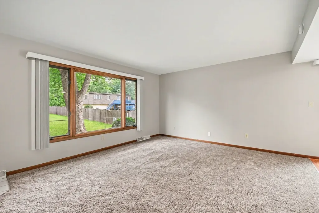 246 East Woodlawn Road New Lenox IL 60451