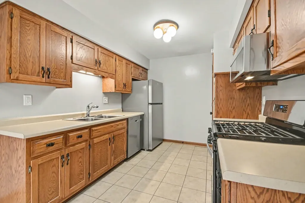246 East Woodlawn Road New Lenox IL 60451
