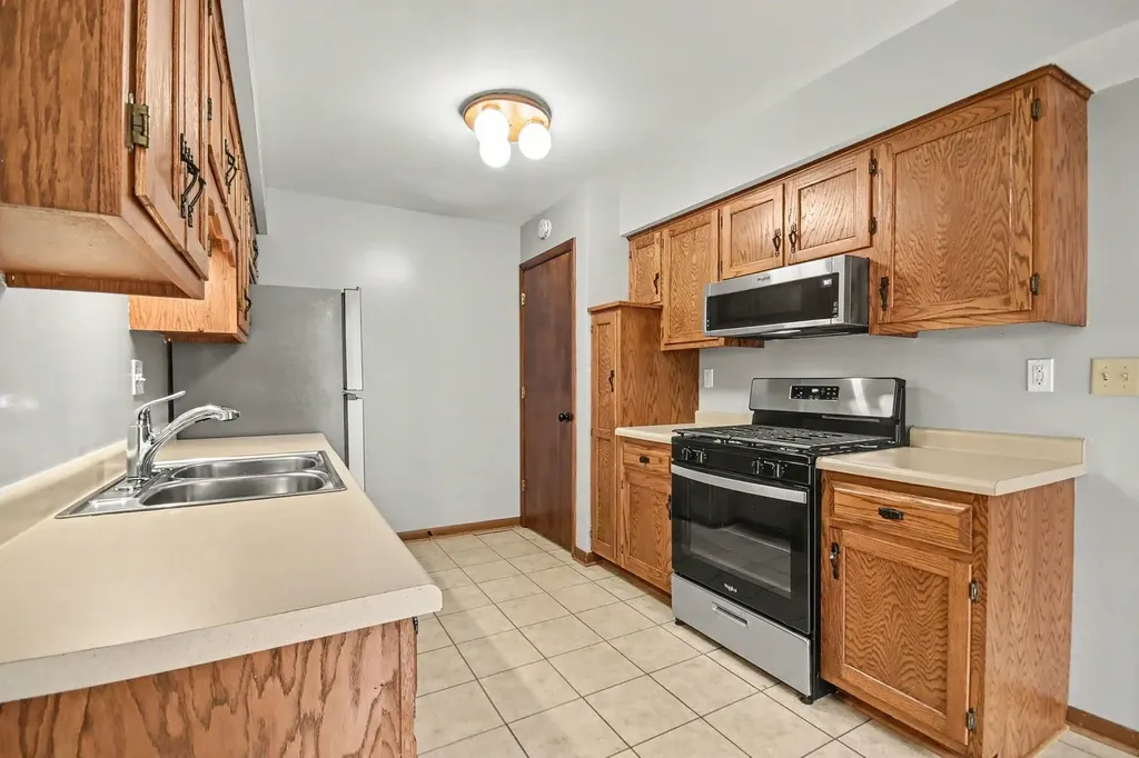 246 East Woodlawn Road New Lenox IL 60451