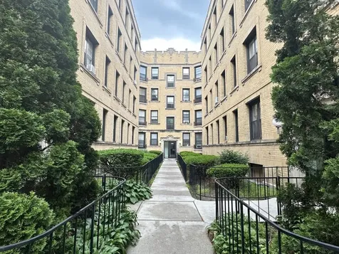 4600 North Beacon Street Chicago IL 60640