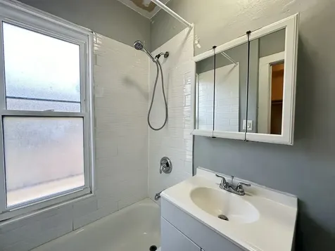 4600 North Beacon Street Chicago IL 60640