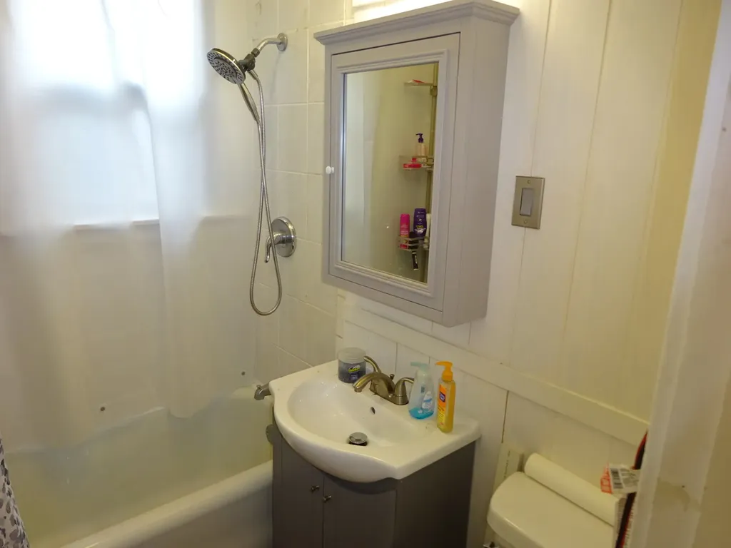 5257 West Montrose Avenue Chicago IL 60634