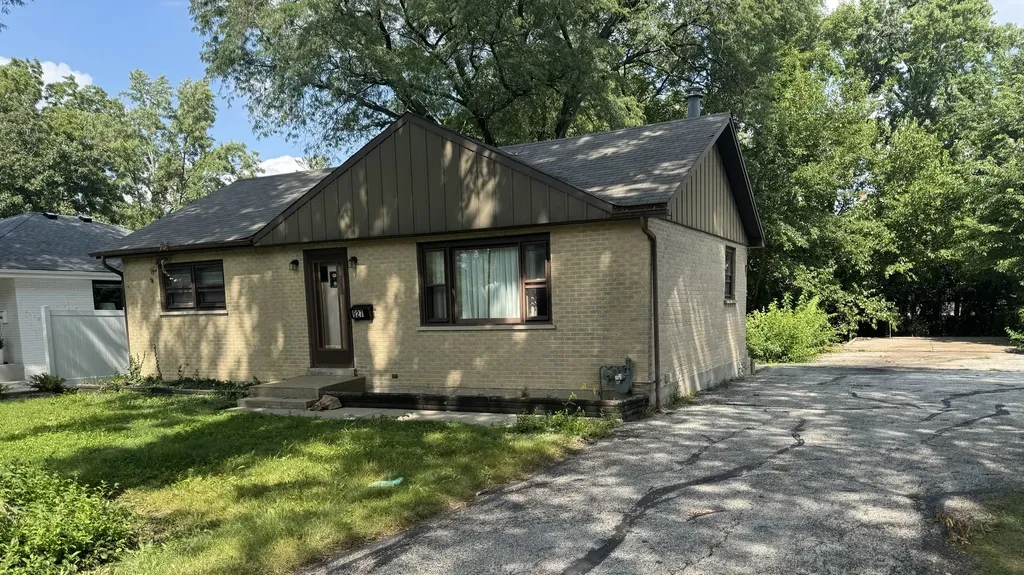 927 South Stough Street Hinsdale IL 60521