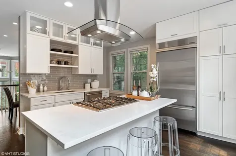 18 North Ada Street Chicago IL 60607