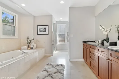 18 North Ada Street Chicago IL 60607