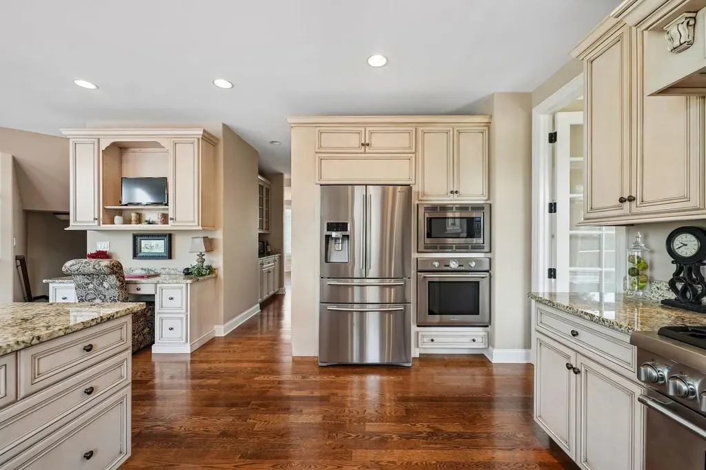 12659 South Chiszar Drive Mokena IL 60448