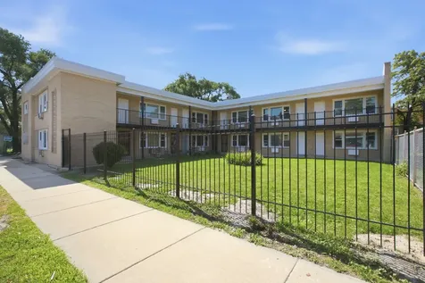2537 East 83rd Street Chicago IL 60617