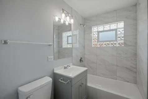 2537 East 83rd Street Chicago IL 60617