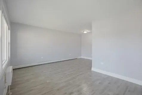 2537 East 83rd Street Chicago IL 60617