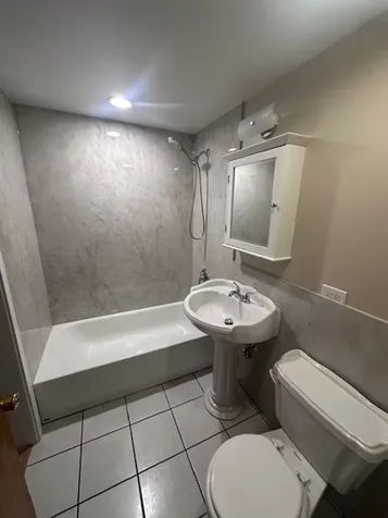 5224 South Rutherford Avenue Chicago IL 60638