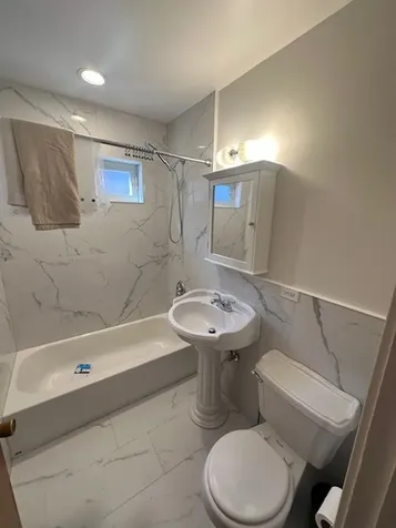 5224 South Rutherford Avenue Chicago IL 60638