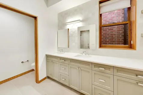 3752 North Wayne Avenue Chicago IL 60613
