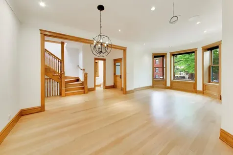 3752 North Wayne Avenue Chicago IL 60613