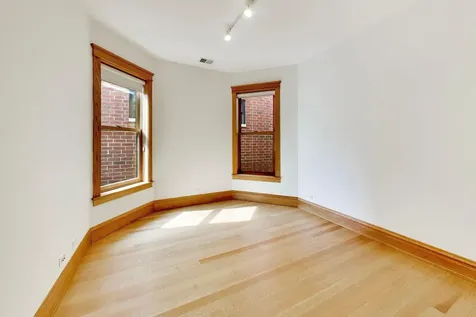 3752 North Wayne Avenue Chicago IL 60613