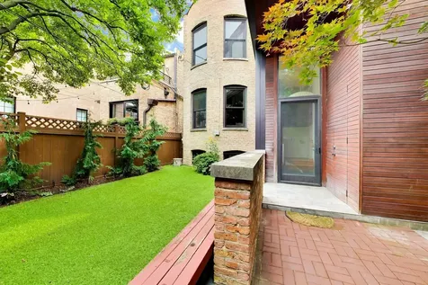 3752 North Wayne Avenue Chicago IL 60613