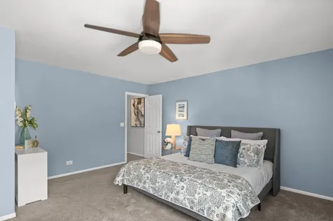 1054 Oakview Drive Wheaton IL 60187
