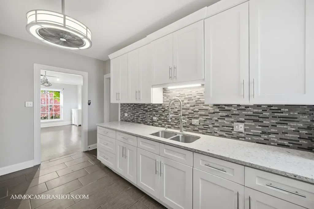 6807 South Paxton Avenue Chicago IL 60649
