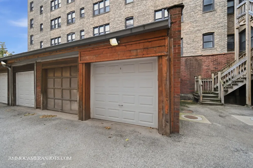 6807 South Paxton Avenue Chicago IL 60649