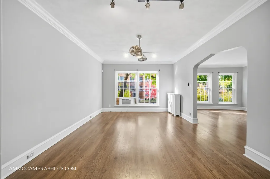 6807 South Paxton Avenue Chicago IL 60649
