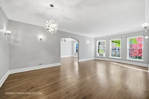 6807 South Paxton Avenue Chicago IL 60649