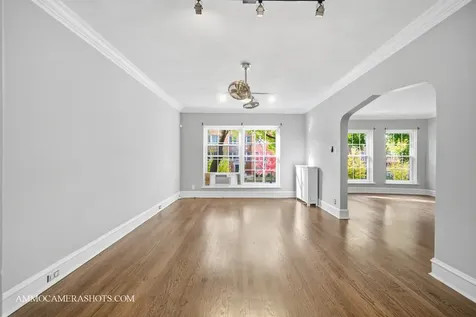 6807 South Paxton Avenue Chicago IL 60649