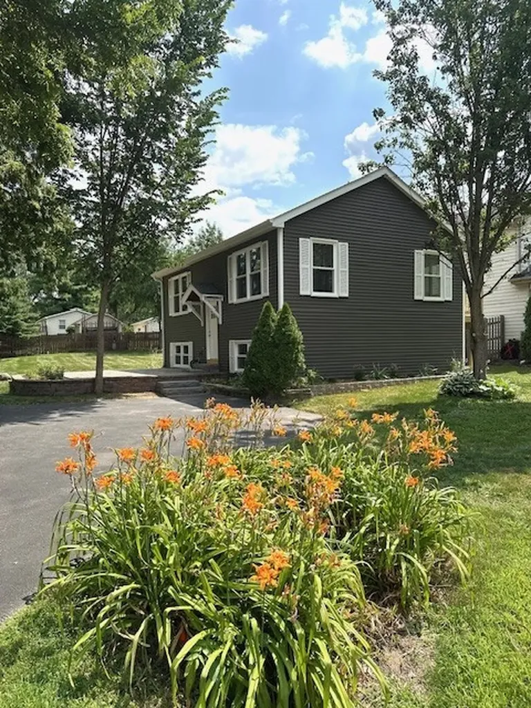 3816 Illinois Street Crystal Lake IL 60014