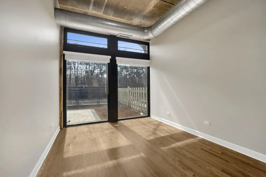 1071 West 15th Street Chicago IL 60608