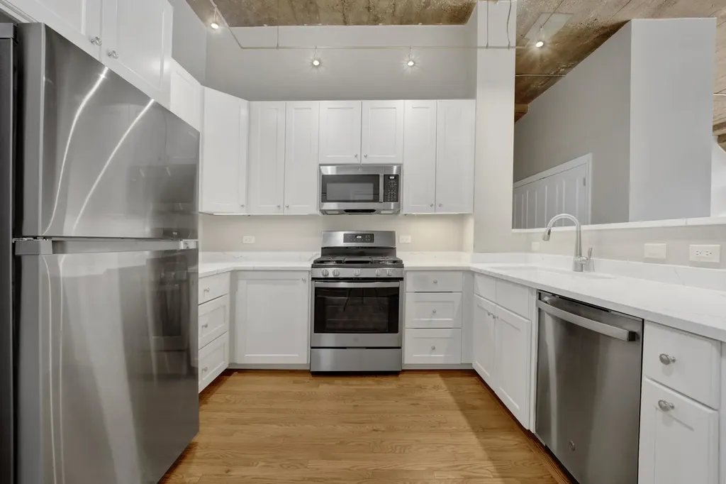 1071 West 15th Street Chicago IL 60608