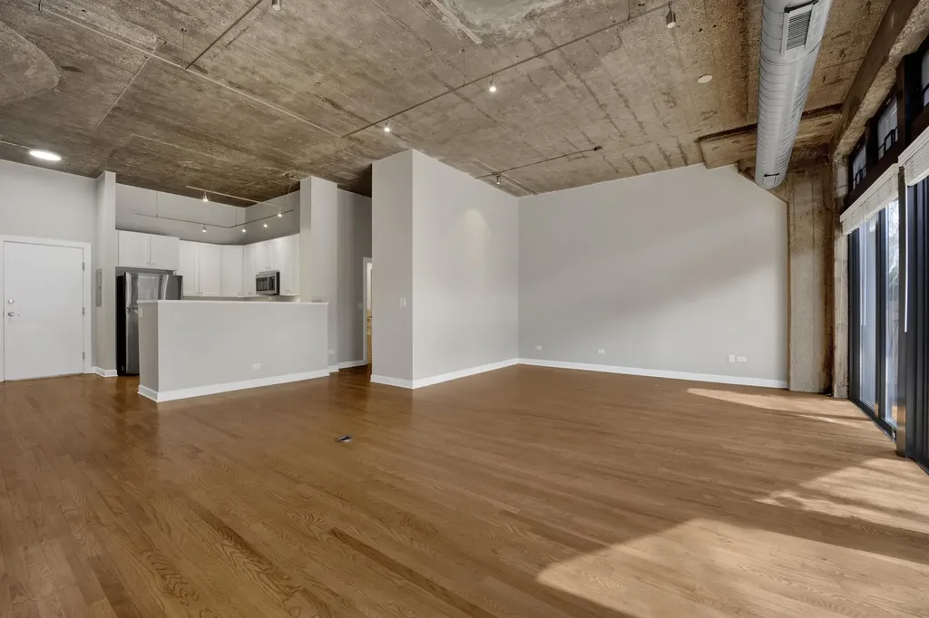 1071 West 15th Street Chicago IL 60608