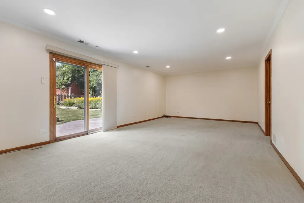 345 Mayfair Drive Aurora IL 60504
