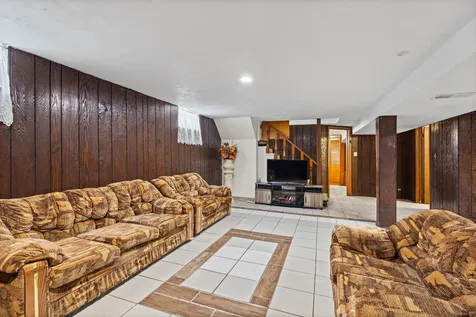 8240 45TH Street Lyons IL 60534