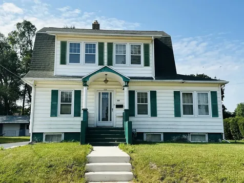 325 West Moseley Street Freeport IL 61032