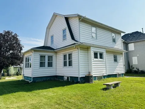 325 West Moseley Street Freeport IL 61032