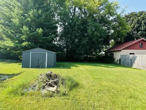 325 West Moseley Street Freeport IL 61032