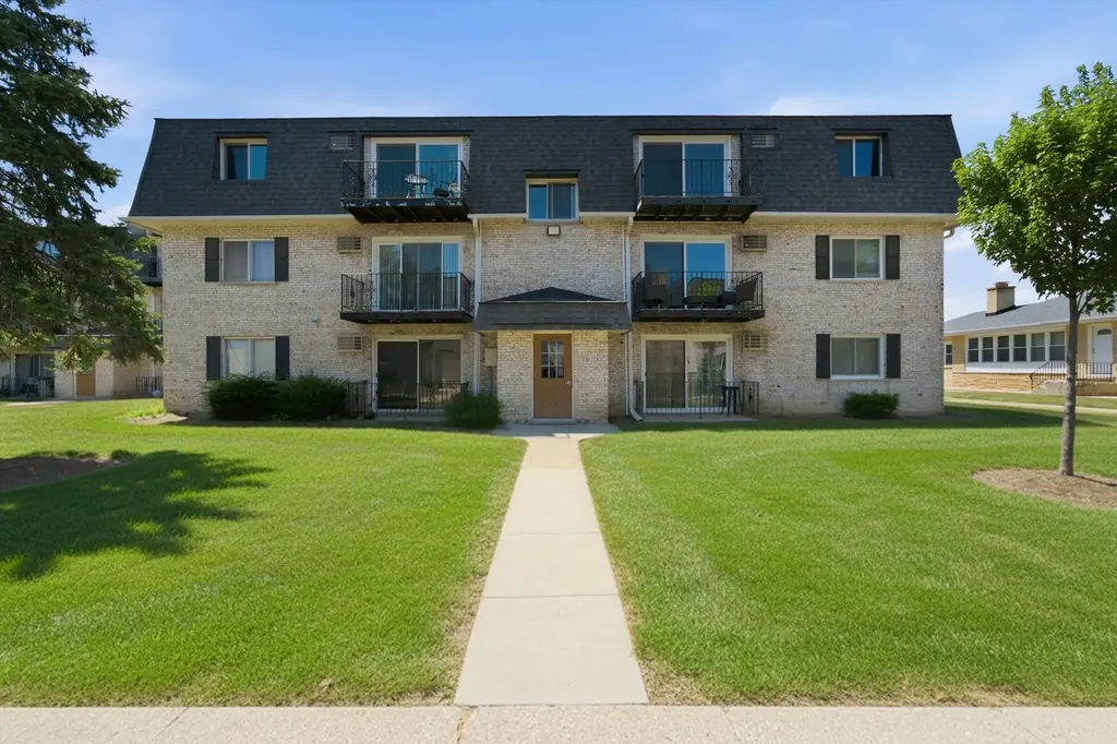 1311 North Baldwin Court Palatine IL 60074