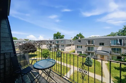 1311 North Baldwin Court Palatine IL 60074