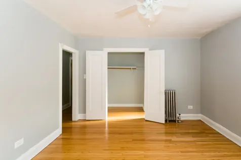4602 North Beacon Street Chicago IL 60640