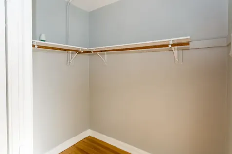 4602 North Beacon Street Chicago IL 60640