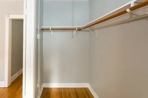 4602 North Beacon Street Chicago IL 60640